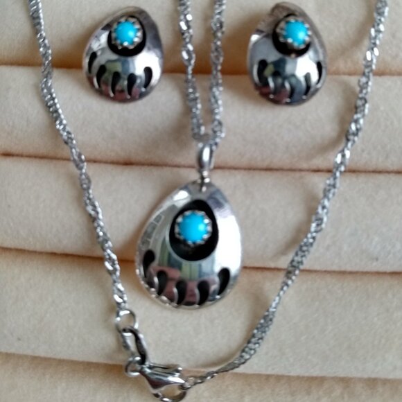 Jewelry - Turquoise earrings & pendant set.NWOT